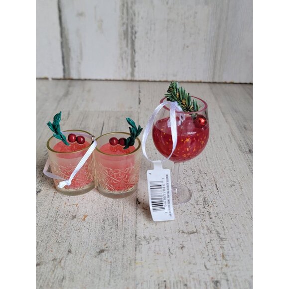 Hallmark friend cocktail wine cranberry ornament Xmas set - Picture 4 of 5